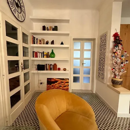 Charming With Baroque View - Apartamento *