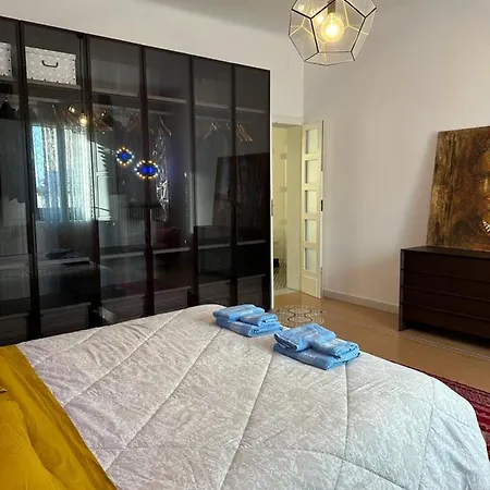 Charming With Baroque View - Apartamento *
